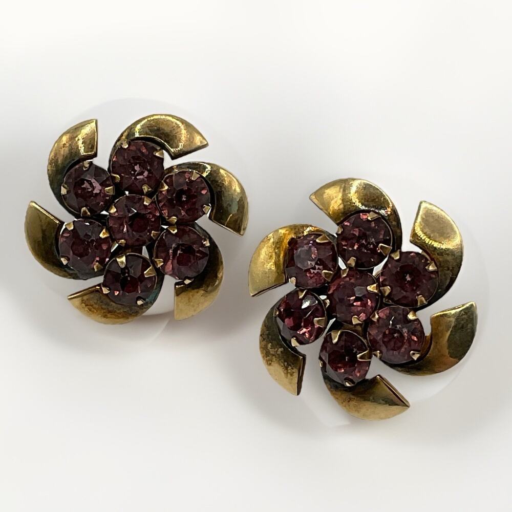 Vintage 1/20 12K GF Screw Back Earrings Amethyst Glass Floral Pinwheel 1940s L.S